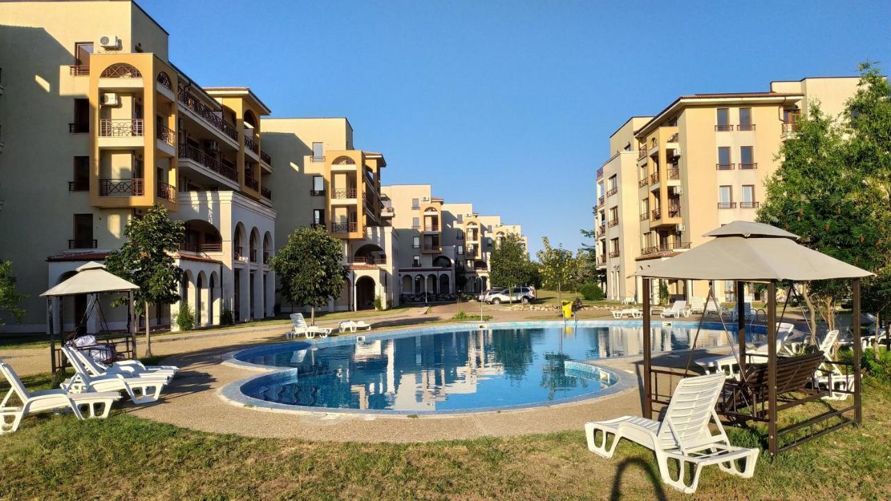 Lighthouse Golf Private Villa Lake View Balchik Extérieur photo