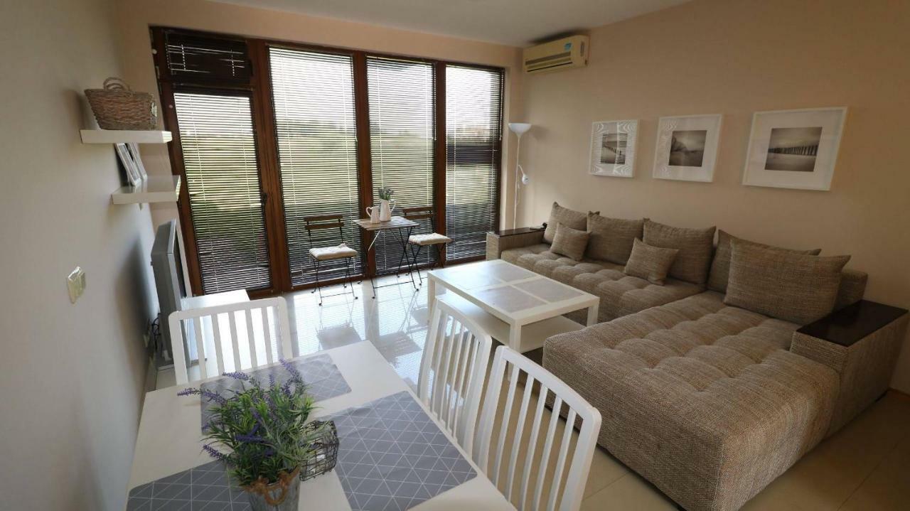 Lighthouse Golf Private Villa Lake View Balchik Extérieur photo