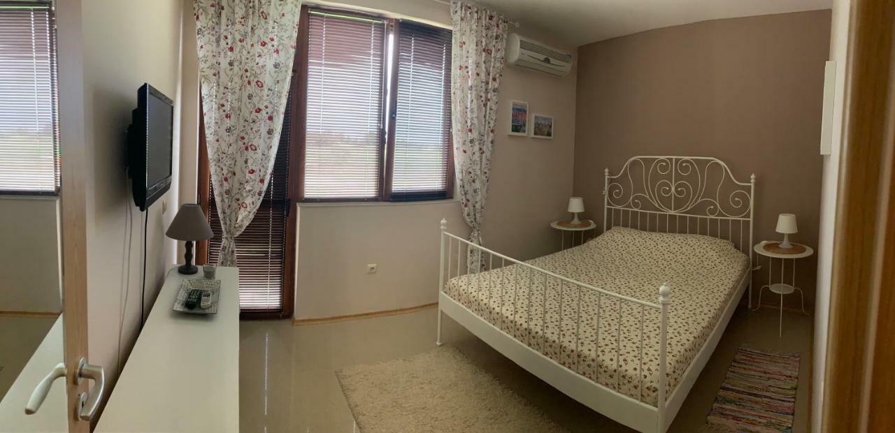 Lighthouse Golf Private Villa Lake View Balchik Extérieur photo